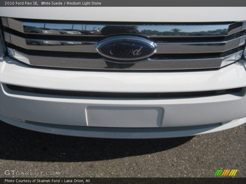 White Suede / Medium Light Stone 2010 Ford Flex SE