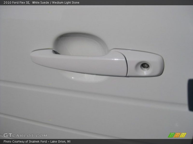 White Suede / Medium Light Stone 2010 Ford Flex SE