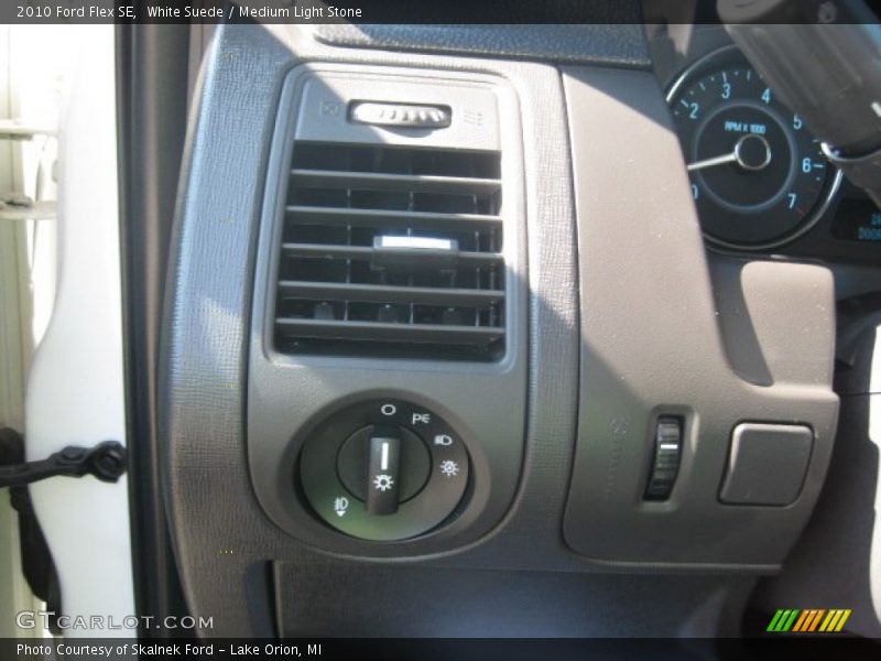 White Suede / Medium Light Stone 2010 Ford Flex SE