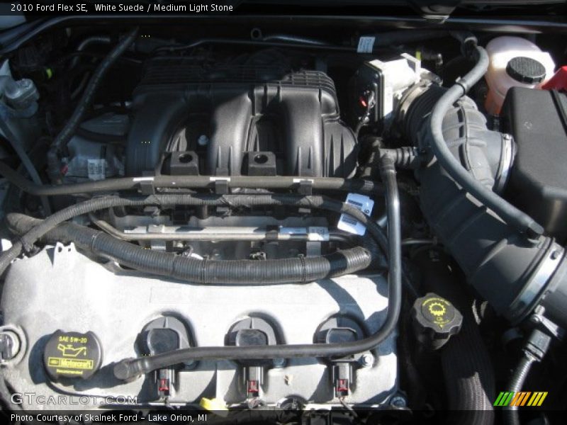 White Suede / Medium Light Stone 2010 Ford Flex SE