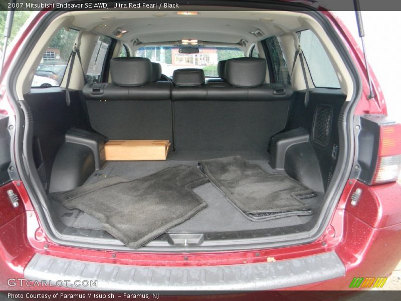 Ultra Red Pearl / Black 2007 Mitsubishi Endeavor SE AWD