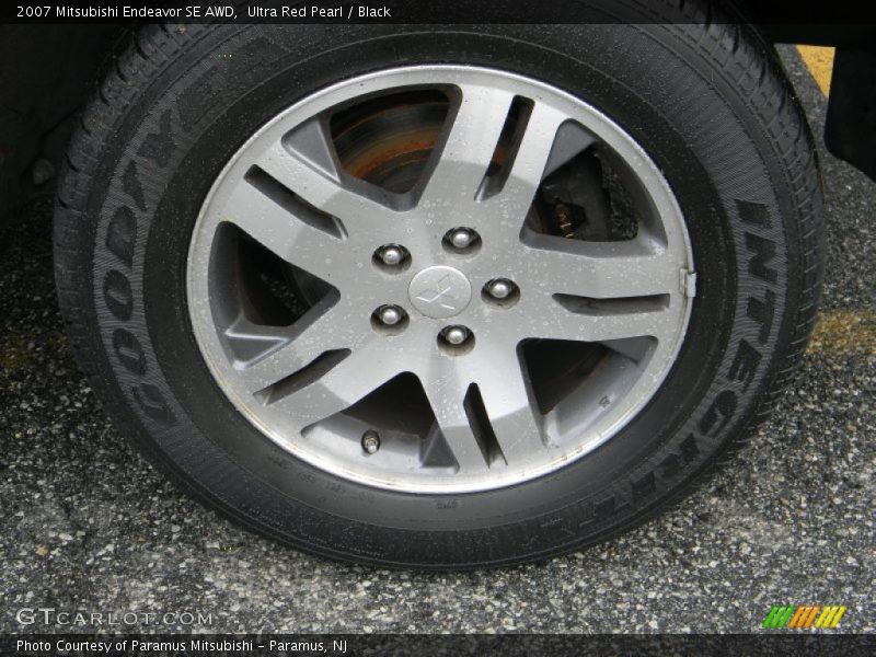 Ultra Red Pearl / Black 2007 Mitsubishi Endeavor SE AWD