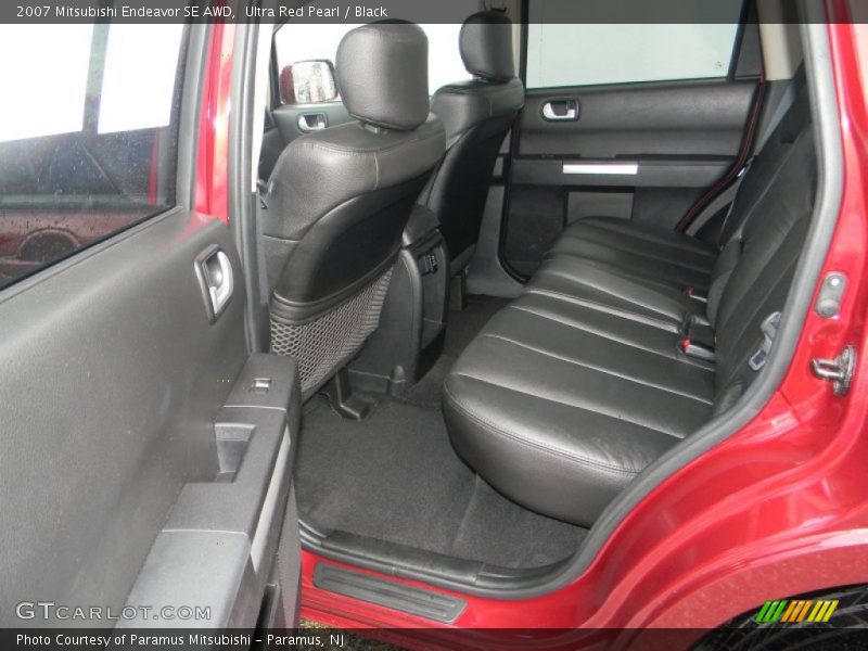 Ultra Red Pearl / Black 2007 Mitsubishi Endeavor SE AWD
