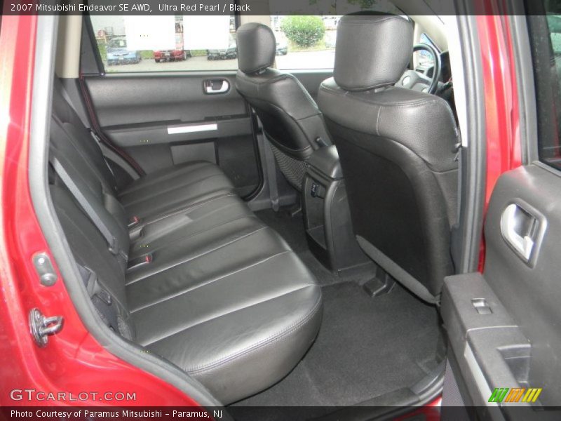 Ultra Red Pearl / Black 2007 Mitsubishi Endeavor SE AWD