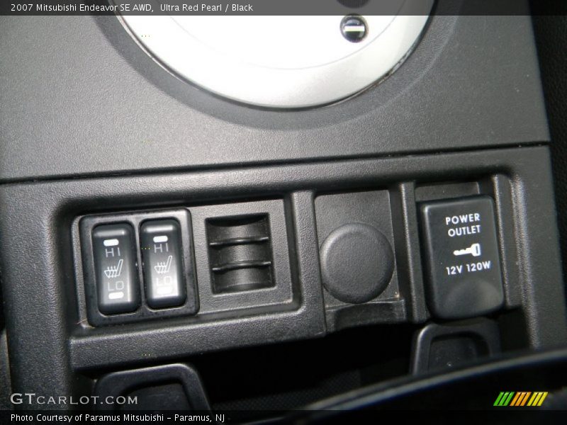 Ultra Red Pearl / Black 2007 Mitsubishi Endeavor SE AWD