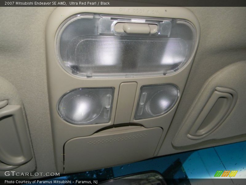 Ultra Red Pearl / Black 2007 Mitsubishi Endeavor SE AWD
