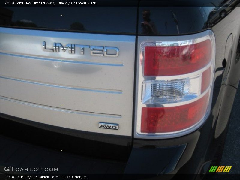 Black / Charcoal Black 2009 Ford Flex Limited AWD