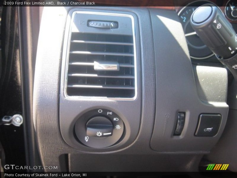 Black / Charcoal Black 2009 Ford Flex Limited AWD