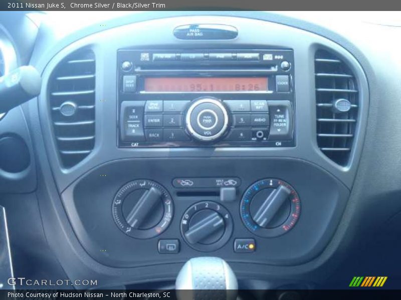 Chrome Silver / Black/Silver Trim 2011 Nissan Juke S
