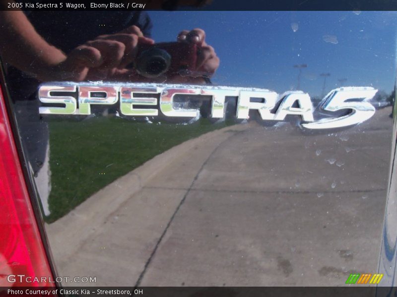 Ebony Black / Gray 2005 Kia Spectra 5 Wagon