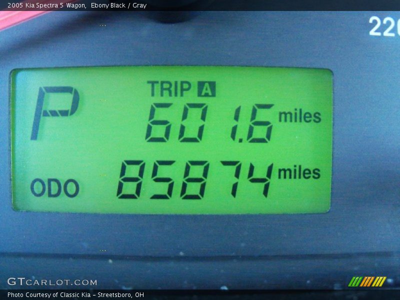 Ebony Black / Gray 2005 Kia Spectra 5 Wagon
