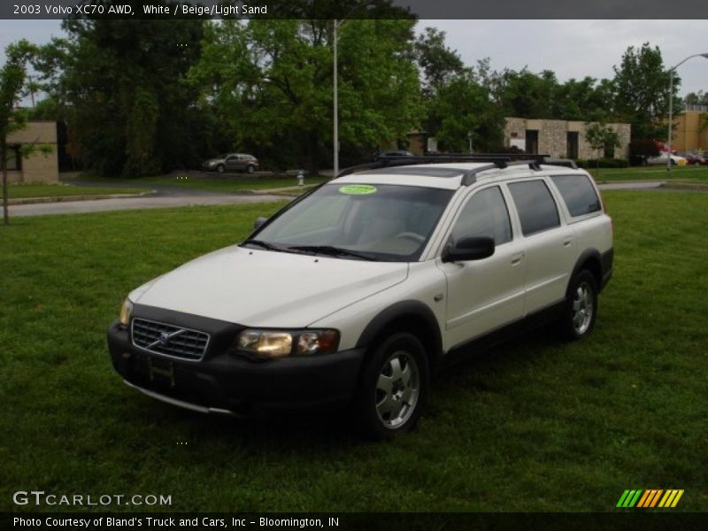 White / Beige/Light Sand 2003 Volvo XC70 AWD