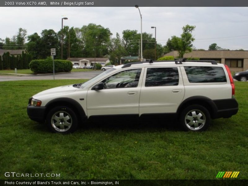 White / Beige/Light Sand 2003 Volvo XC70 AWD