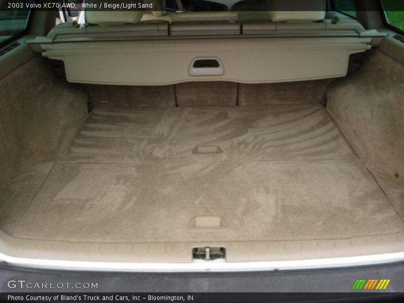  2003 XC70 AWD Trunk