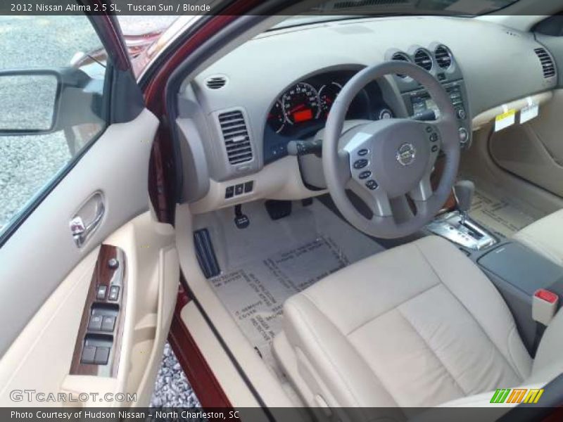 Tuscan Sun / Blonde 2012 Nissan Altima 2.5 SL