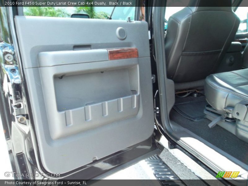 Door Panel of 2010 F450 Super Duty Lariat Crew Cab 4x4 Dually
