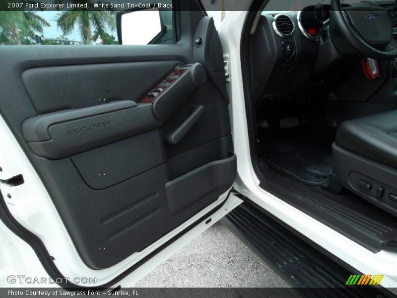 White Sand Tri-Coat / Black 2007 Ford Explorer Limited