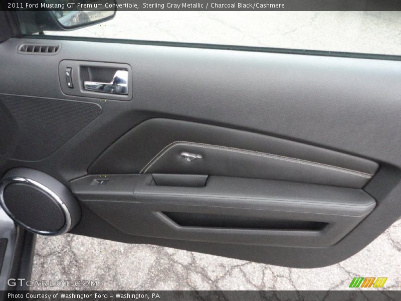 Door Panel of 2011 Mustang GT Premium Convertible