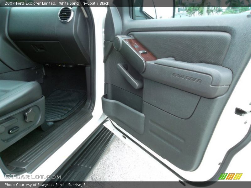 White Sand Tri-Coat / Black 2007 Ford Explorer Limited