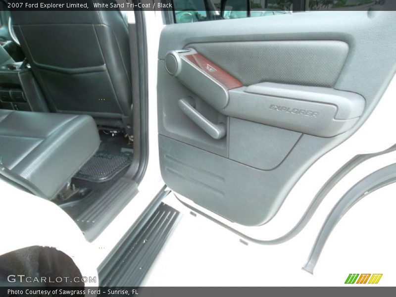 White Sand Tri-Coat / Black 2007 Ford Explorer Limited