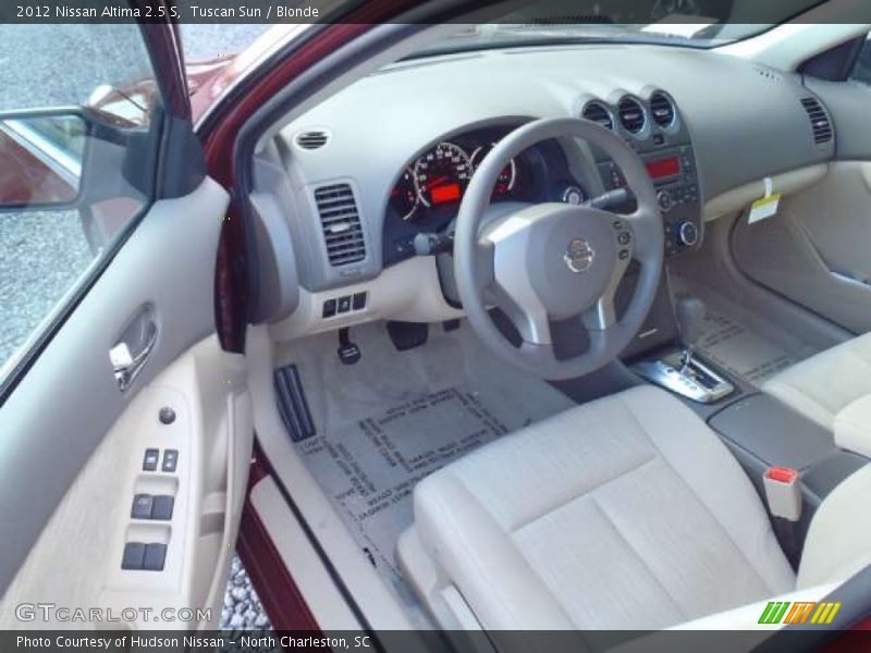 Tuscan Sun / Blonde 2012 Nissan Altima 2.5 S