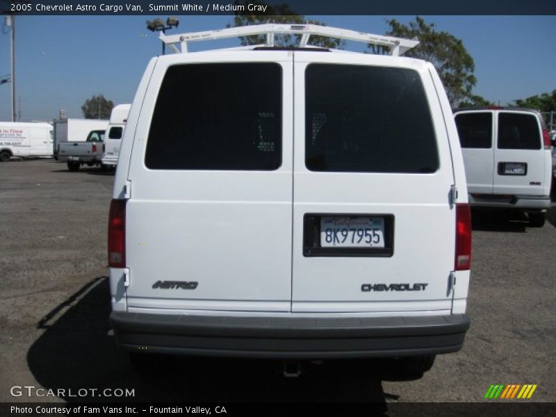 Summit White / Medium Gray 2005 Chevrolet Astro Cargo Van