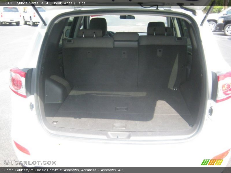 Pearl White / Beige 2010 Hyundai Santa Fe GLS