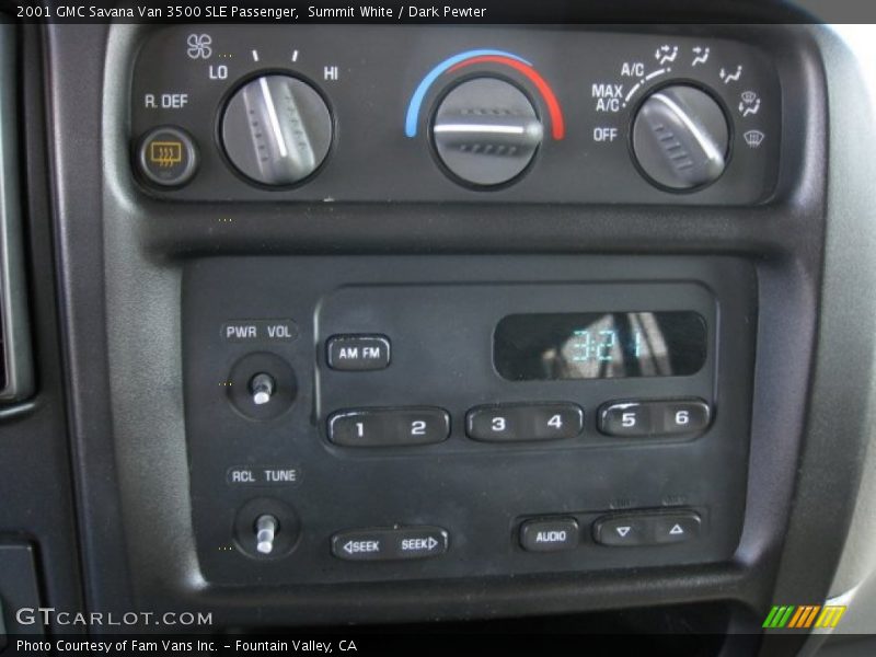 Summit White / Dark Pewter 2001 GMC Savana Van 3500 SLE Passenger