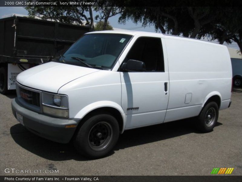 Ivory White / Pewter 2000 GMC Safari Commercial