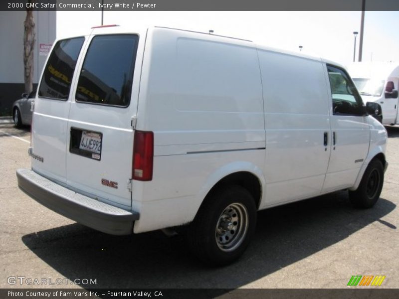 Ivory White / Pewter 2000 GMC Safari Commercial