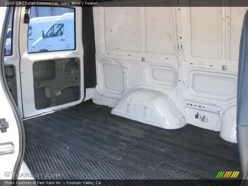 Ivory White / Pewter 2000 GMC Safari Commercial