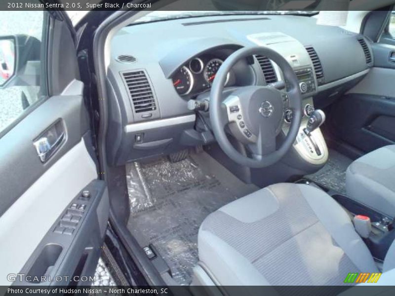 Super Black / Charcoal 2012 Nissan Sentra 2.0 S