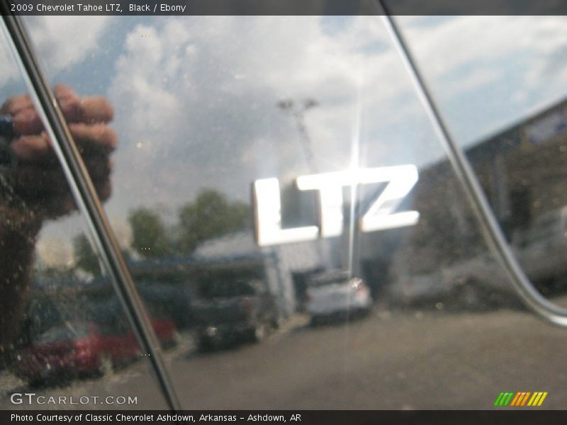 Black / Ebony 2009 Chevrolet Tahoe LTZ