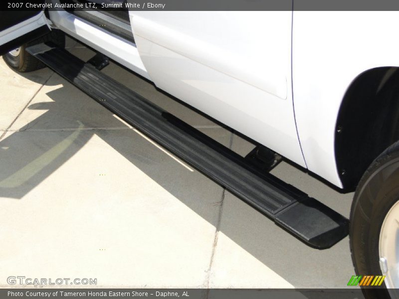 Summit White / Ebony 2007 Chevrolet Avalanche LTZ