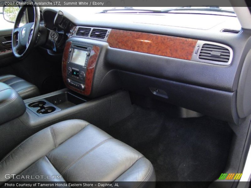 Summit White / Ebony 2007 Chevrolet Avalanche LTZ