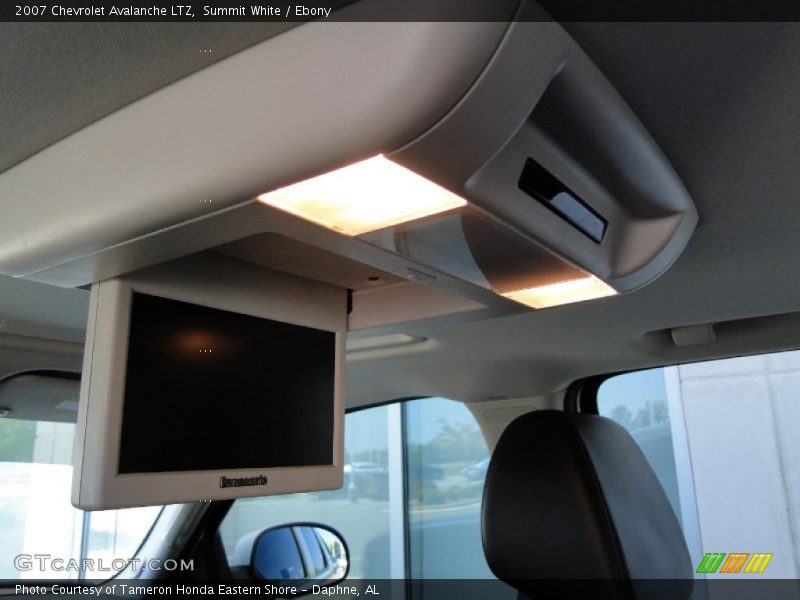 Summit White / Ebony 2007 Chevrolet Avalanche LTZ