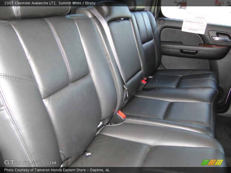 Summit White / Ebony 2007 Chevrolet Avalanche LTZ