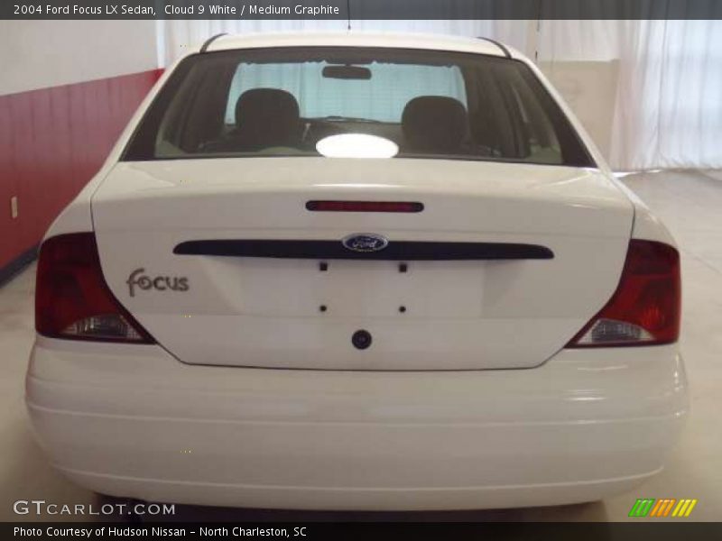 Cloud 9 White / Medium Graphite 2004 Ford Focus LX Sedan
