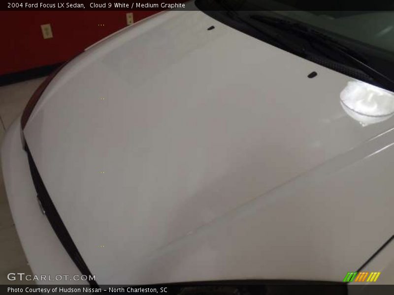 Cloud 9 White / Medium Graphite 2004 Ford Focus LX Sedan