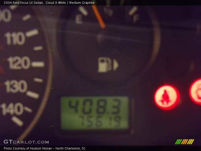 Cloud 9 White / Medium Graphite 2004 Ford Focus LX Sedan