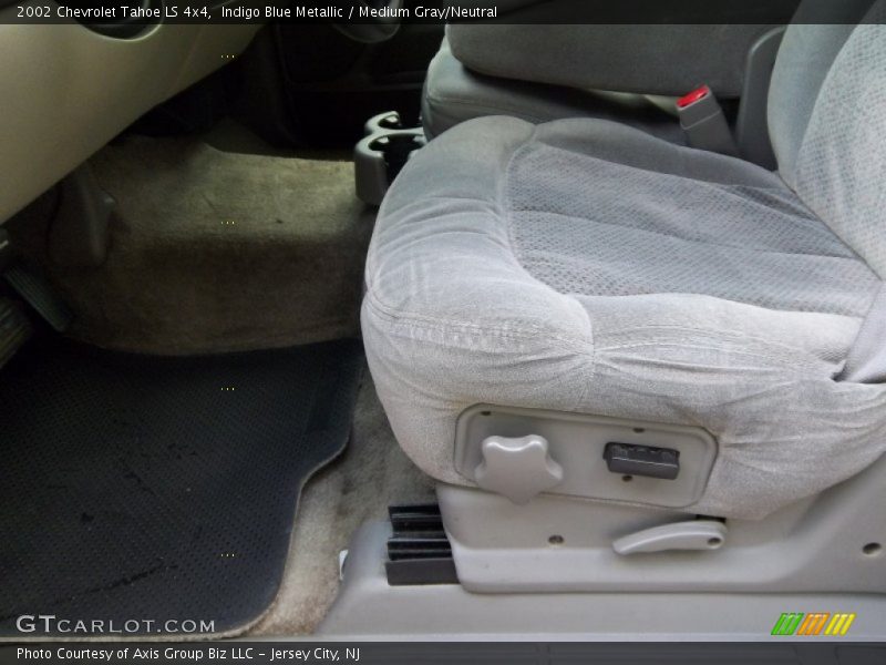 Indigo Blue Metallic / Medium Gray/Neutral 2002 Chevrolet Tahoe LS 4x4