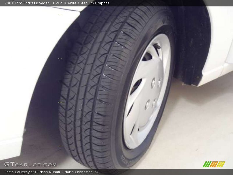 Cloud 9 White / Medium Graphite 2004 Ford Focus LX Sedan