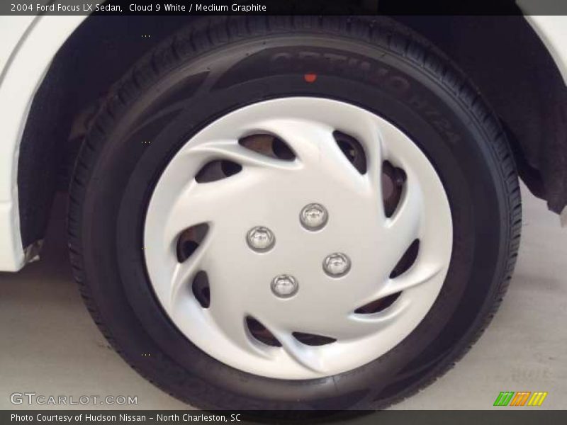 Cloud 9 White / Medium Graphite 2004 Ford Focus LX Sedan