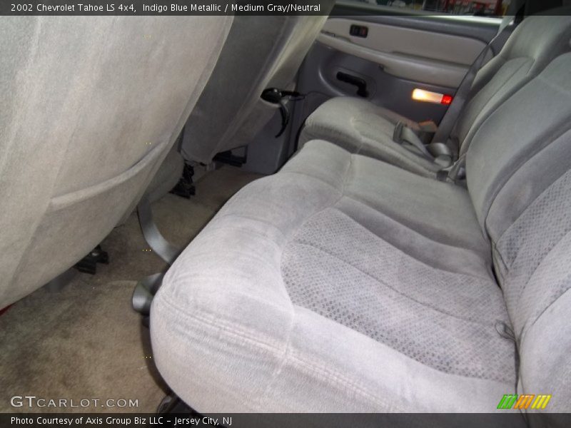 Indigo Blue Metallic / Medium Gray/Neutral 2002 Chevrolet Tahoe LS 4x4