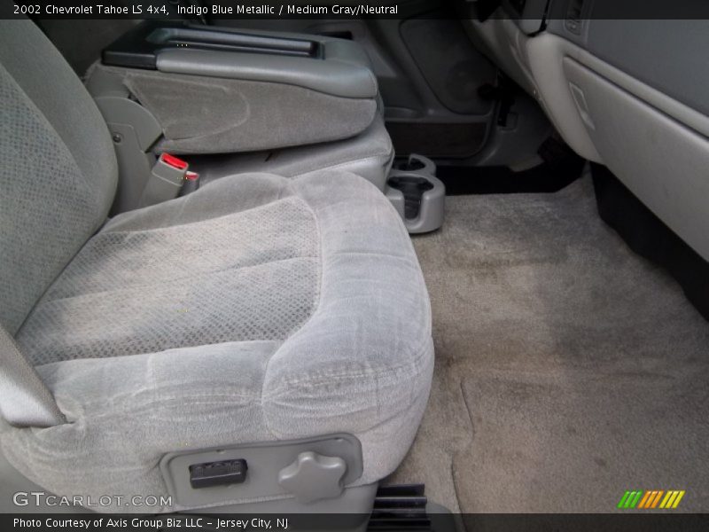 Indigo Blue Metallic / Medium Gray/Neutral 2002 Chevrolet Tahoe LS 4x4
