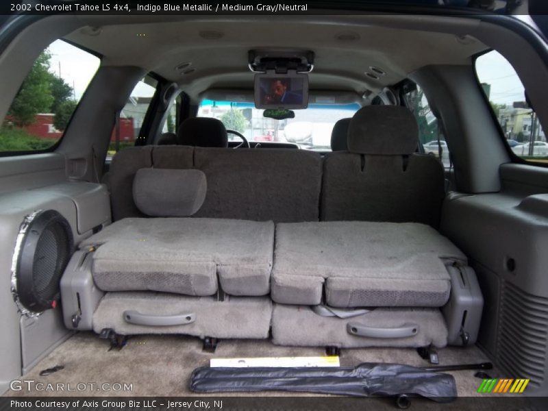 Indigo Blue Metallic / Medium Gray/Neutral 2002 Chevrolet Tahoe LS 4x4