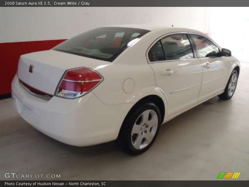 Cream White / Gray 2008 Saturn Aura XE 3.5