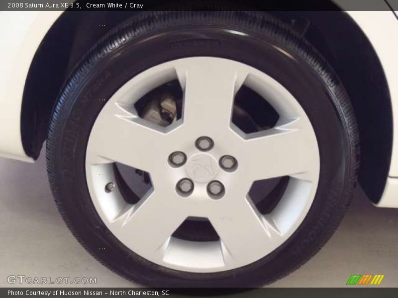 Cream White / Gray 2008 Saturn Aura XE 3.5