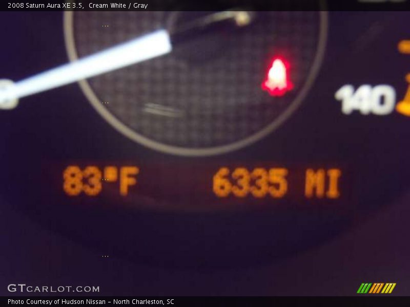 Cream White / Gray 2008 Saturn Aura XE 3.5