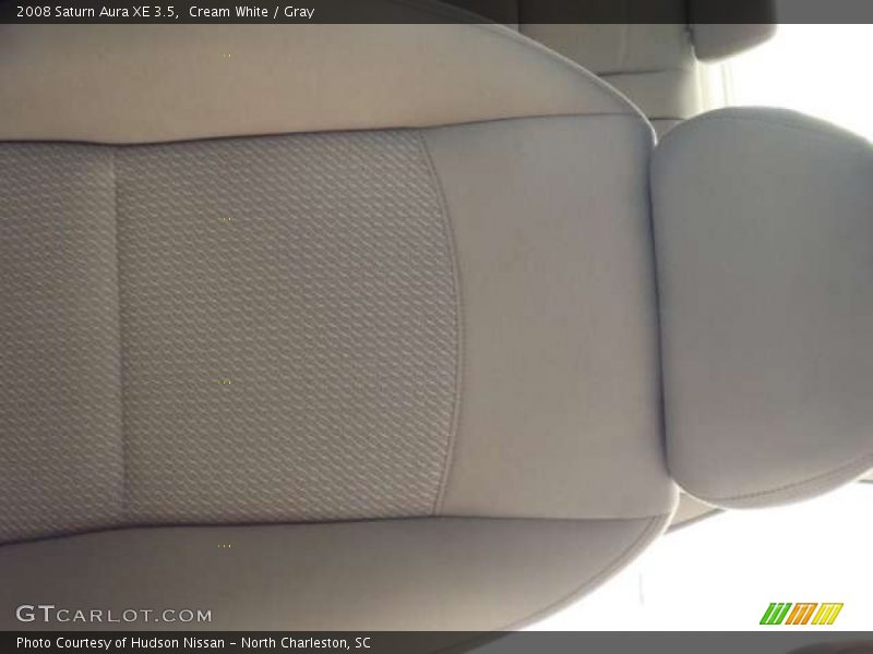 Cream White / Gray 2008 Saturn Aura XE 3.5